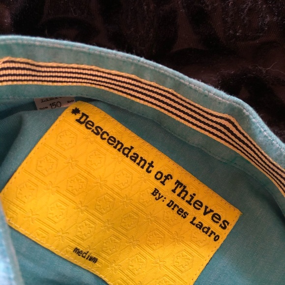 Descendent of Thieves sizeM longsleeve button aqua - Picture 2 of 2